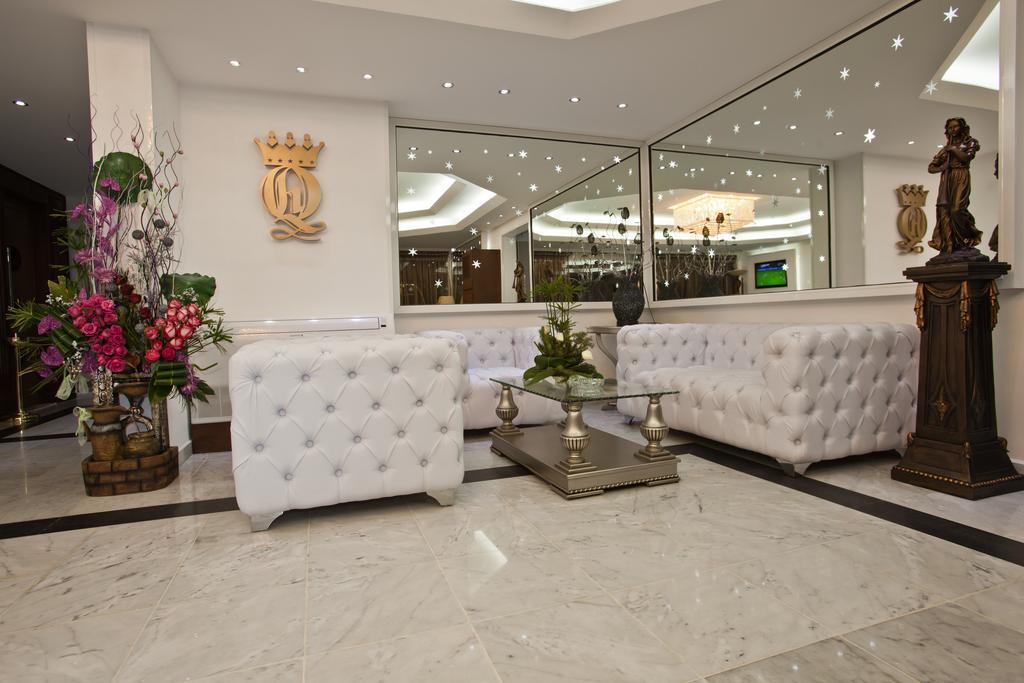 Queens Land Hotel Джуния Екстериор снимка